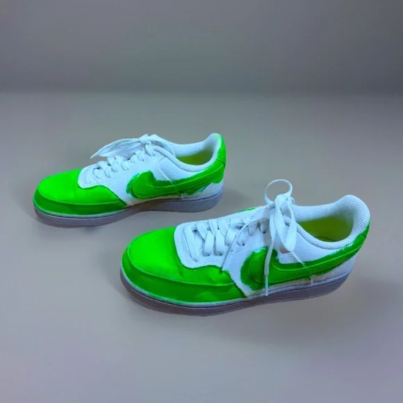 Nike Women’s Sneakers - Picture 3 of 8